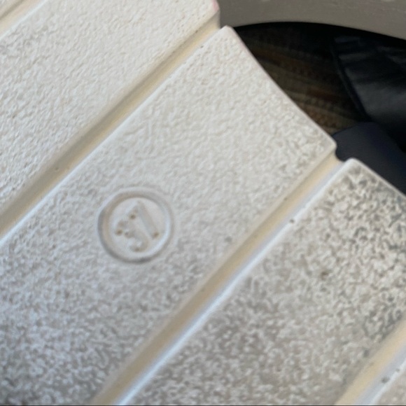 A. Gianetti Black sandal. Gold Grommet detail - Picture 5 of 9